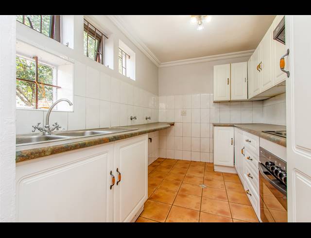 2.5 BEDROOM TOWNHOUSE TO LET IN PARKMORE